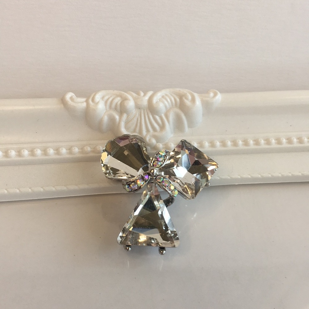 New Sparkling Silver Pin, Brooch & Pendant